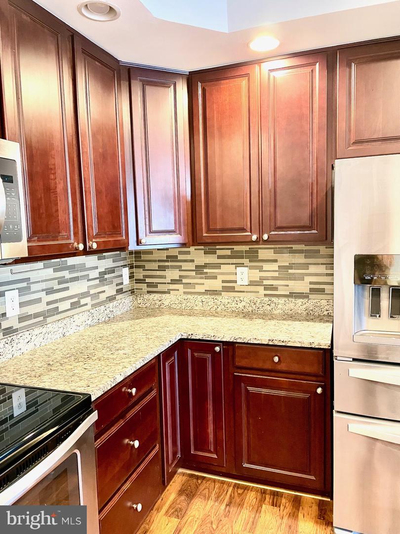 8005 Forest Ridge Dr #9 Property Photo 7