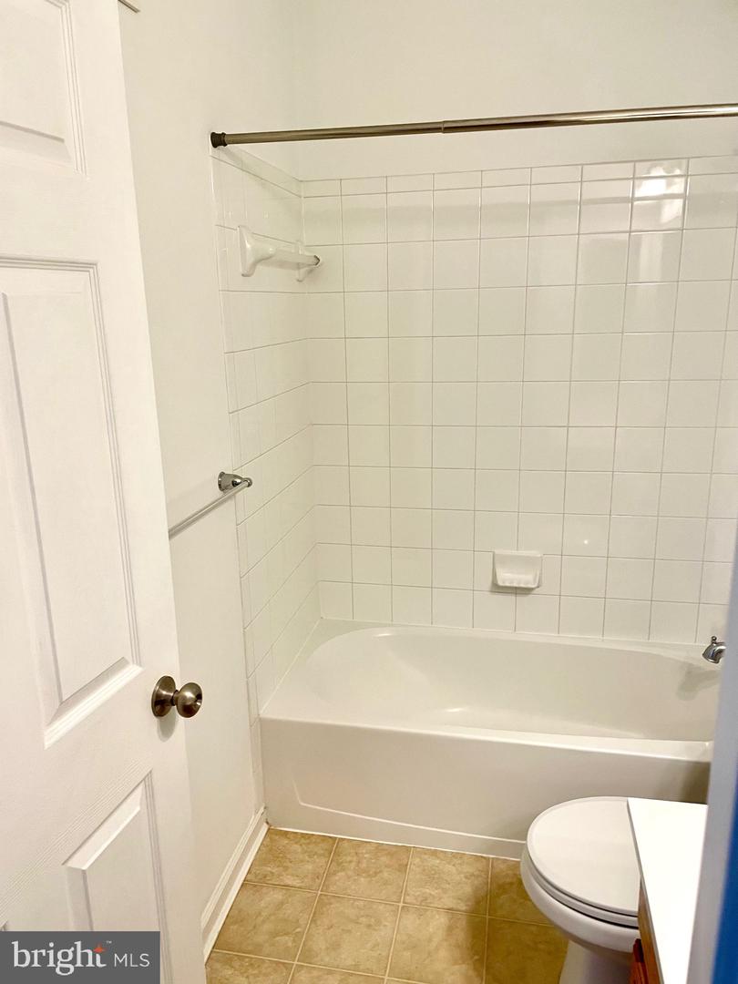 8005 Forest Ridge Dr #9 Property Photo 21