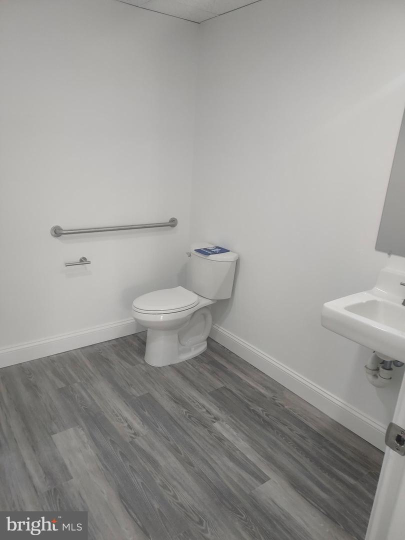 135 Dares Beach Rd #101 Property Photo 5