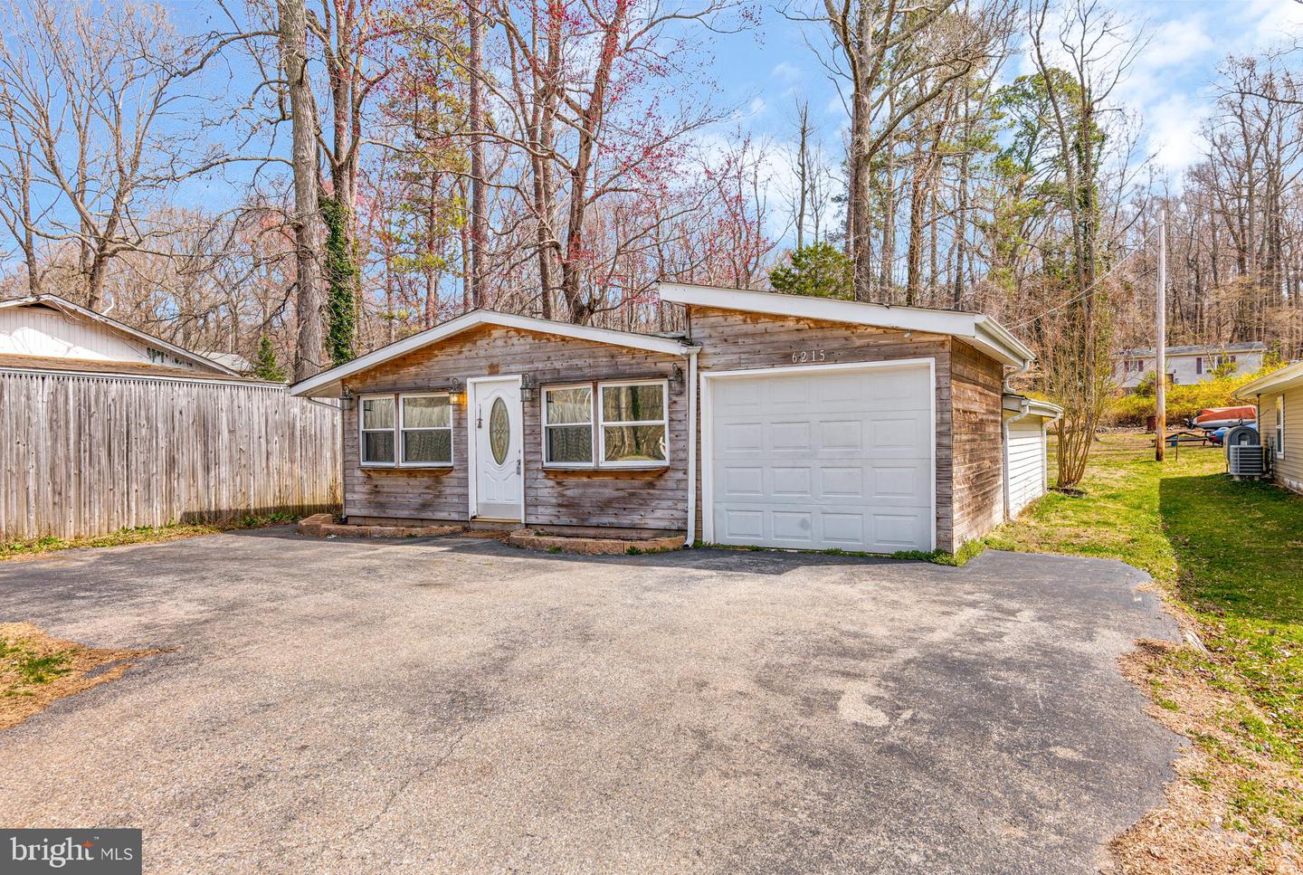 6215 Long Beach Dr Property Photo 3