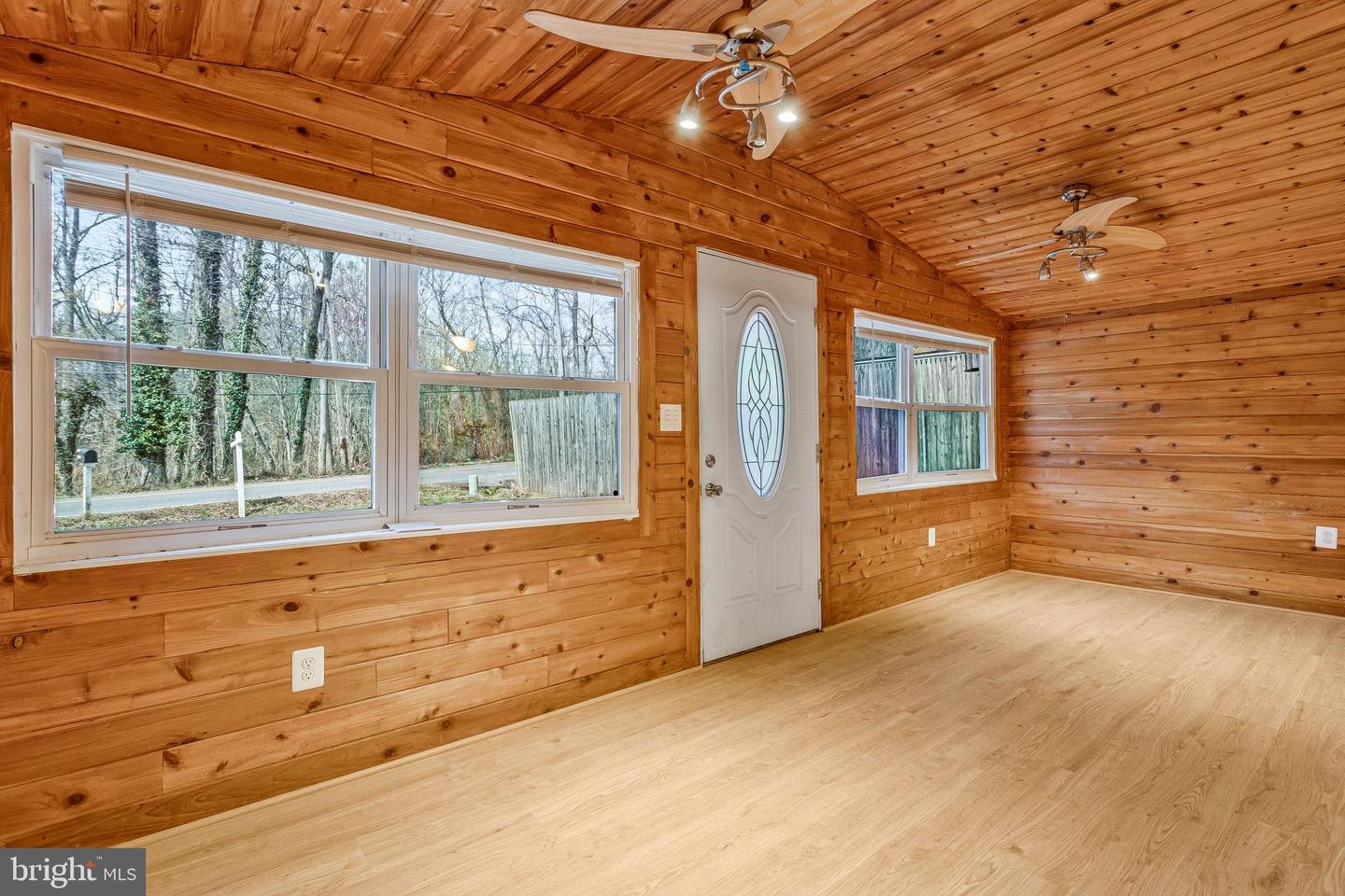 6215 Long Beach Dr Property Photo 9