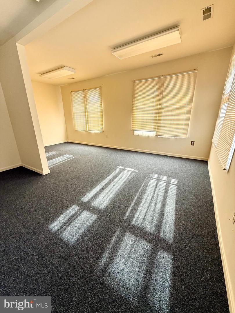 9132 Bay Ave #d Property Photo 4