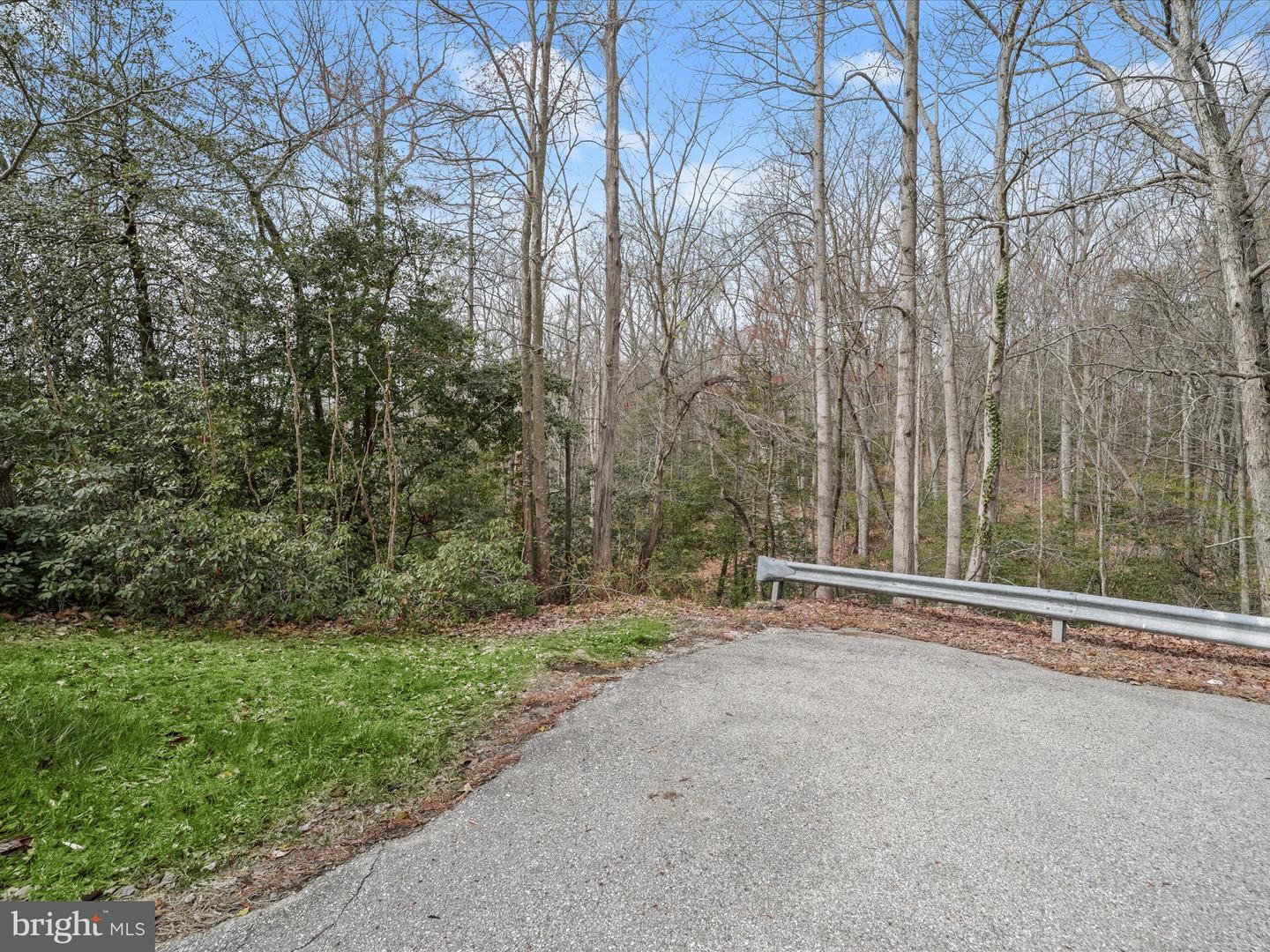 2625 Cove Point Rd Property Photo 2
