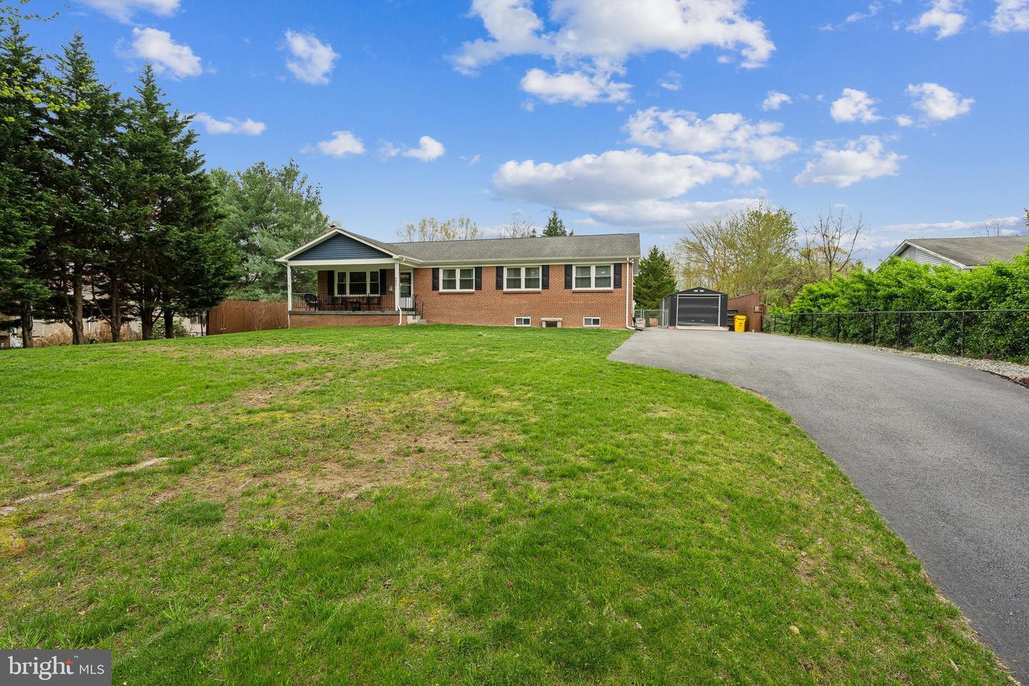 8822 Lafayette Dr Property Photo