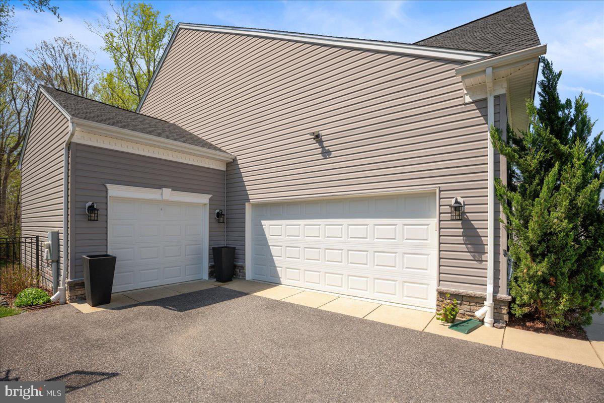 1230 Fairwood Dr Property Photo 4