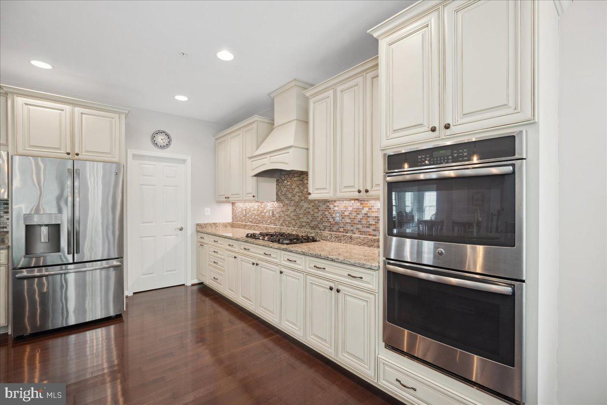 1230 Fairwood Dr Property Photo 38