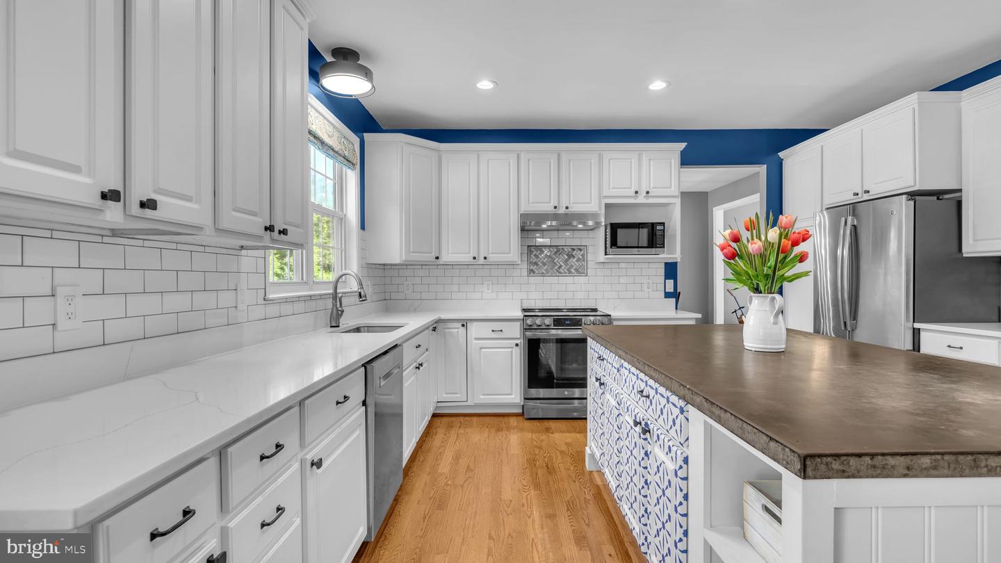 1725 Mayfair Ct Property Photo 6