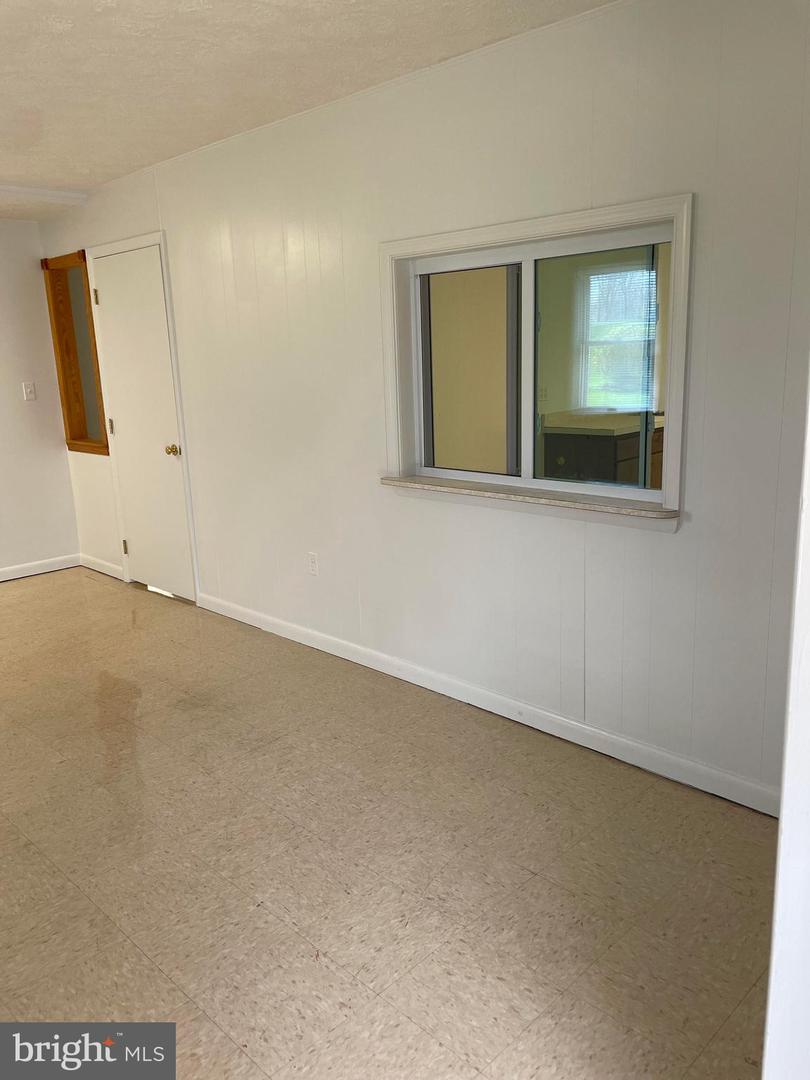 2555 Solomons Island Rd Property Photo 9