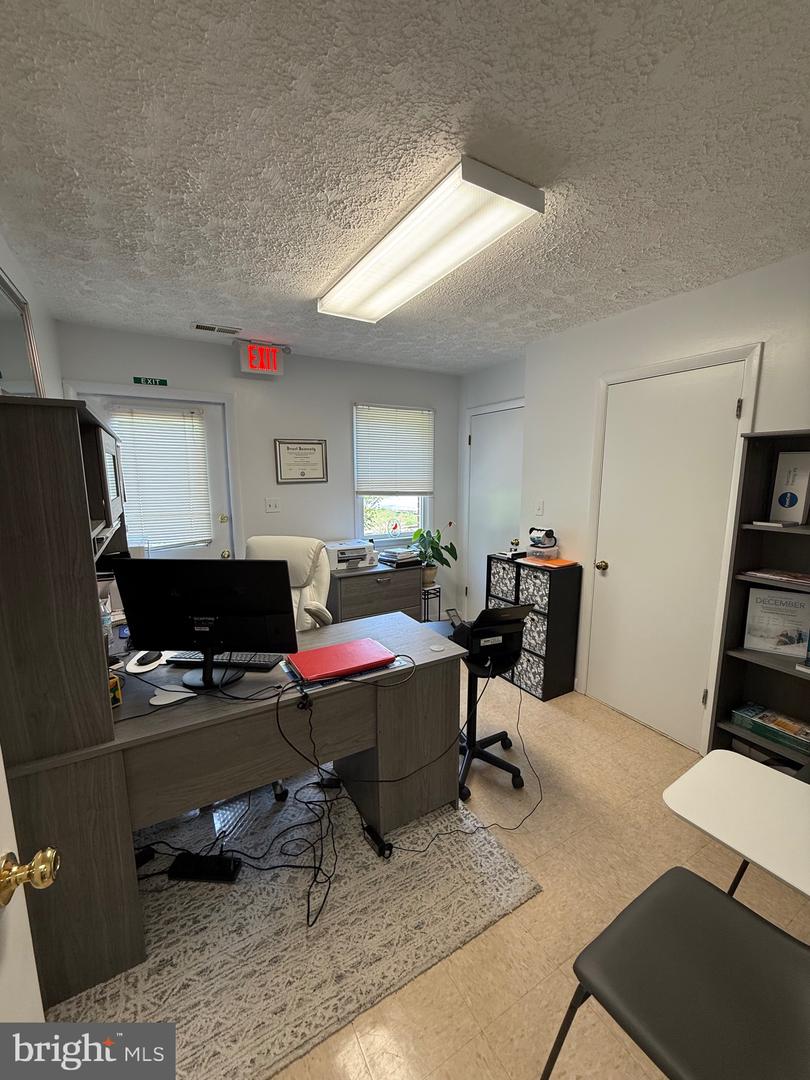 2555 Solomons Island Rd Property Photo 13