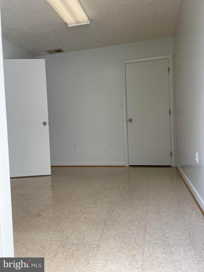 2555 Solomons Island Rd Property Photo 14