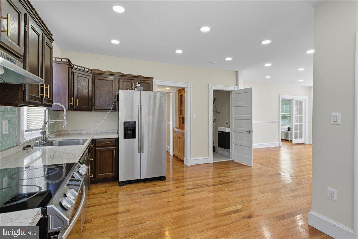 4110 Old Town Rd Property Photo 12