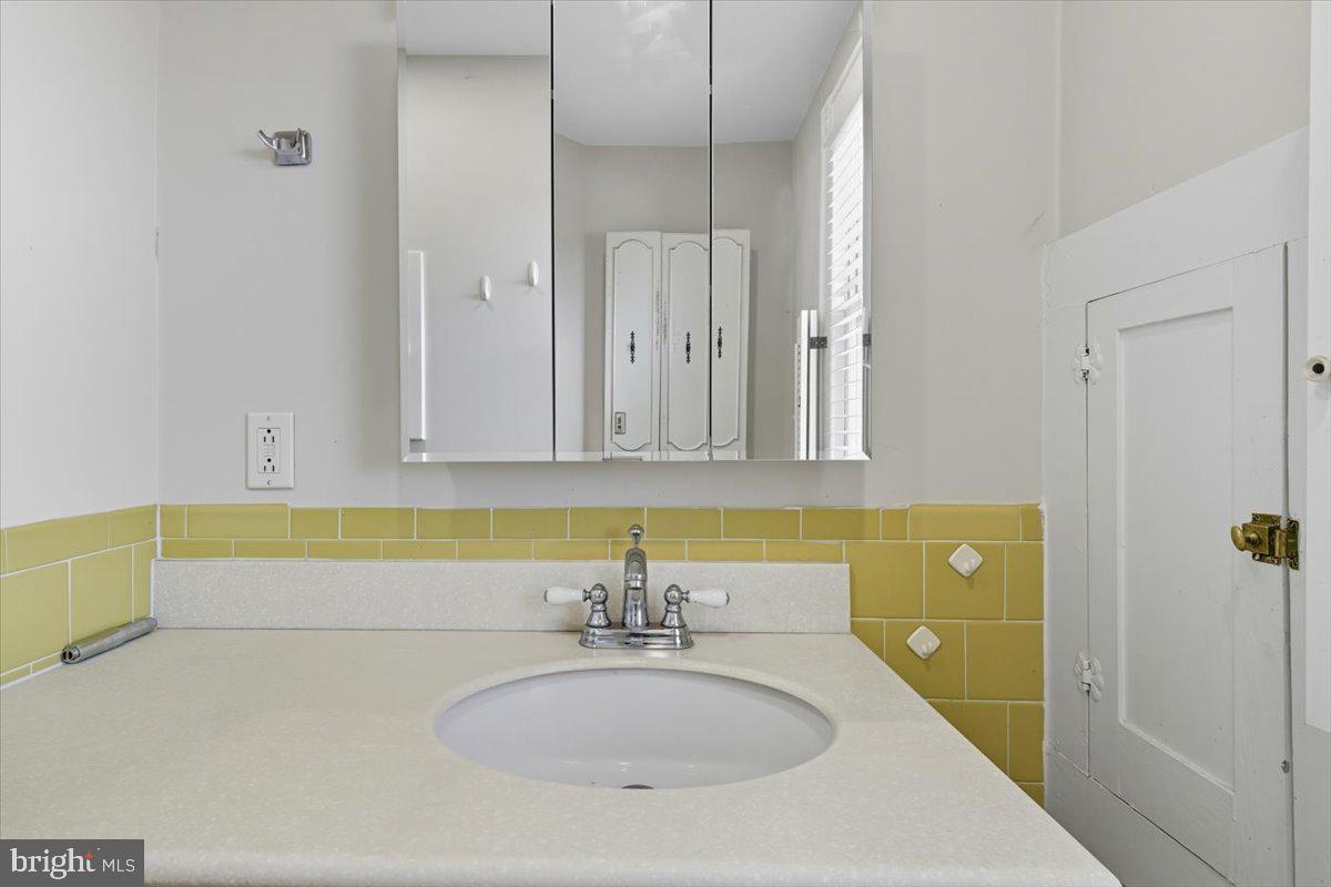 4110 Old Town Rd Property Photo 17