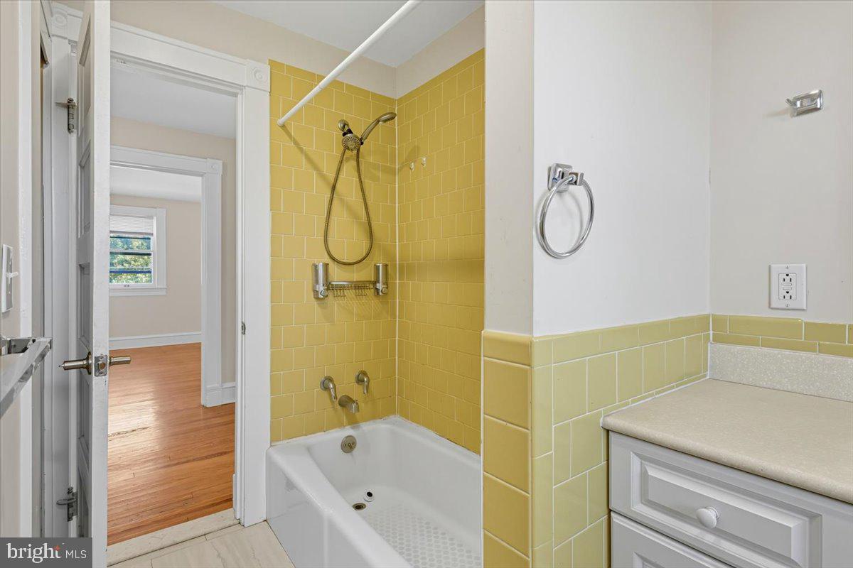 4110 Old Town Rd Property Photo 18