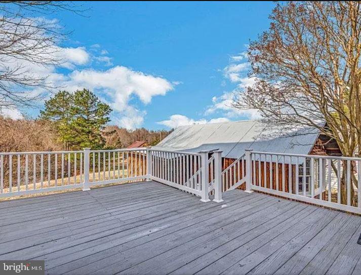 4090 Old Town Rd Property Photo 3