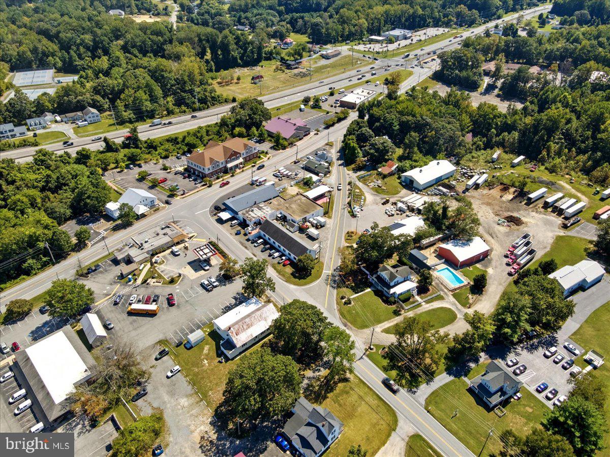 4090 Old Town Rd Property Photo 21