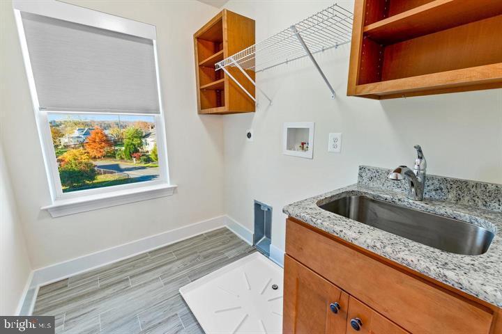 890 Alameda Dr Property Photo 38