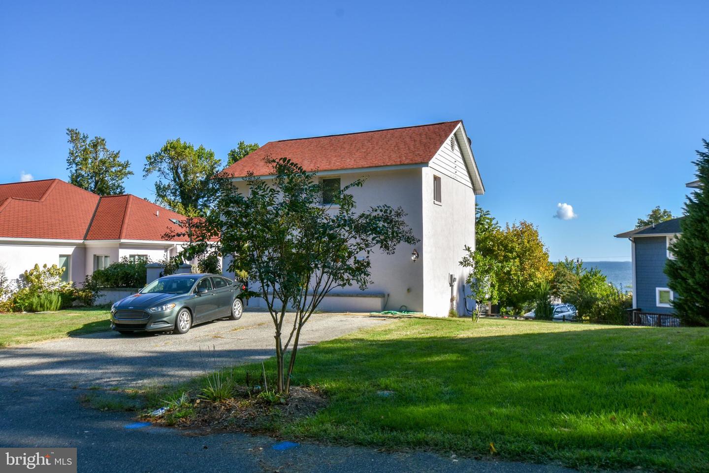 6041 Hill Rd Property Photo 2