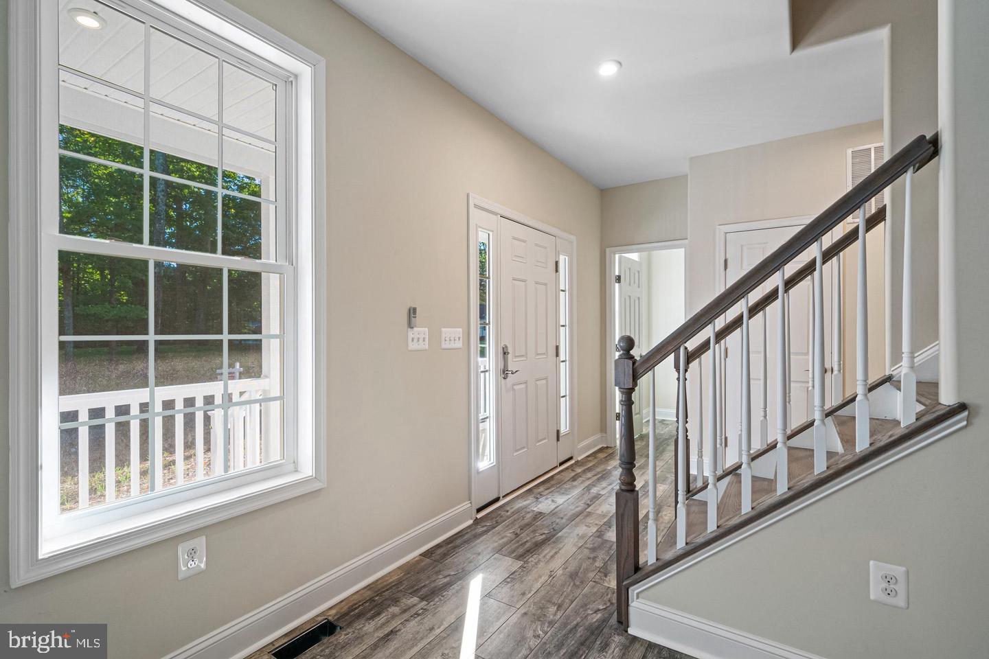 298 Cove Dr Property Photo 2