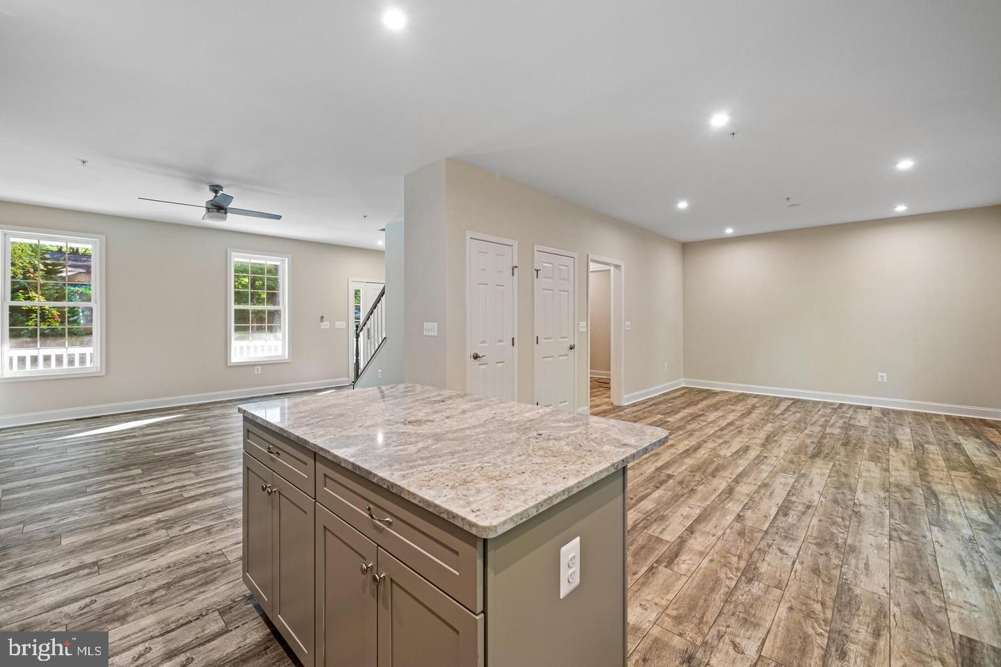 298 Cove Dr Property Photo 8