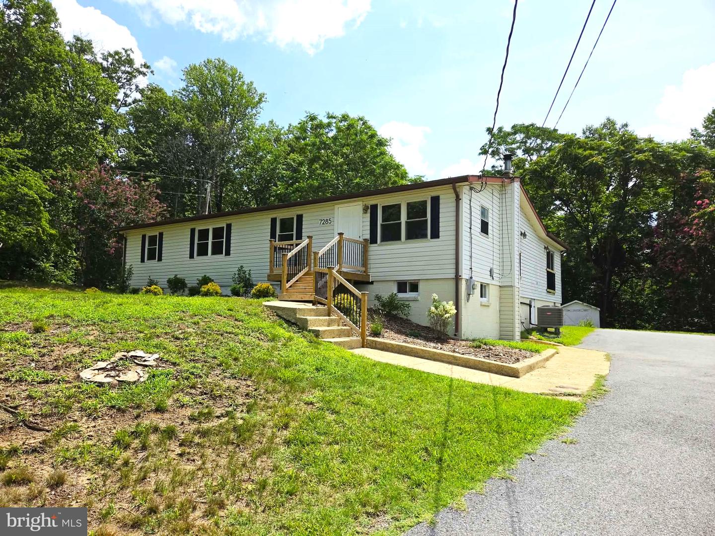 7285 CLYDE JONES RD Property Photo 1