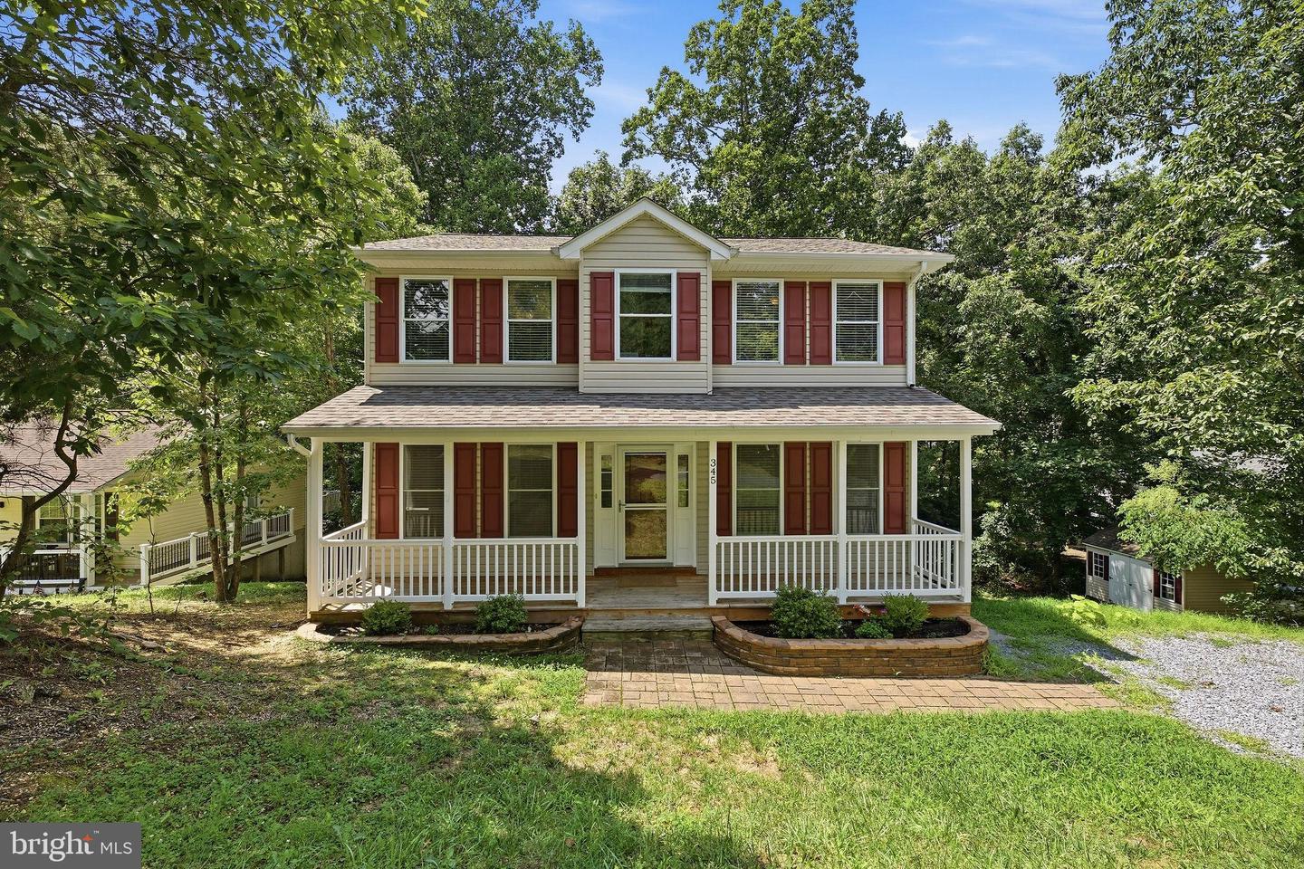 345 CHIPPEWA LN Property Photo 1