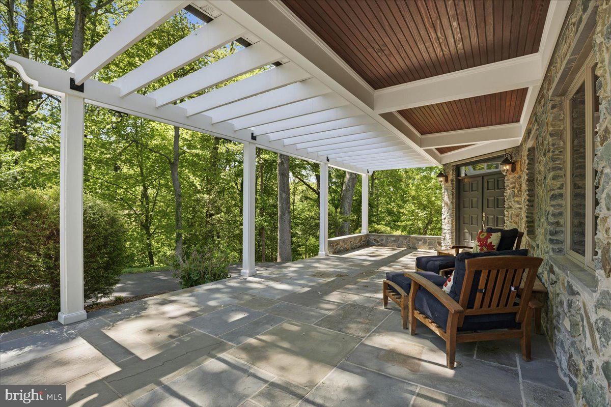 7335 Perry Ln Property Photo 16