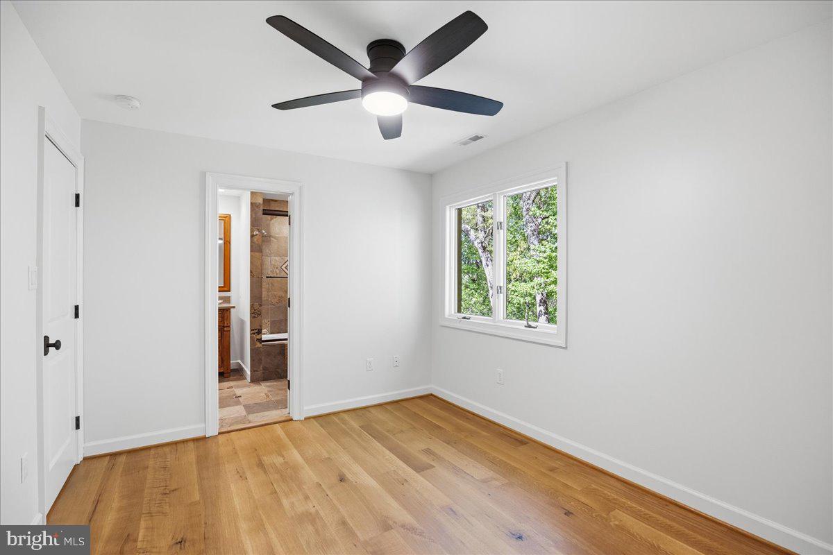 7335 Perry Ln Property Photo 44