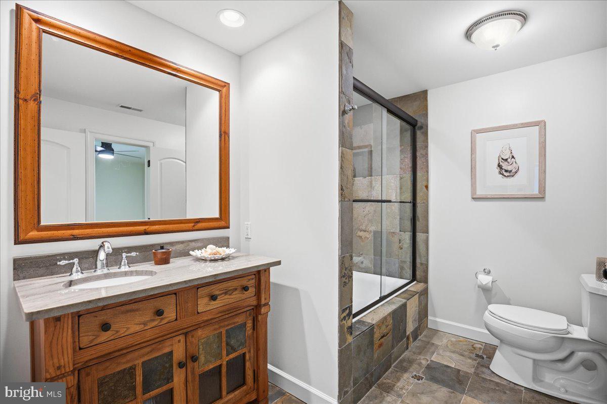 7335 Perry Ln Property Photo 45