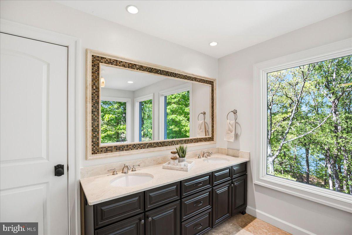 7335 Perry Ln Property Photo 60