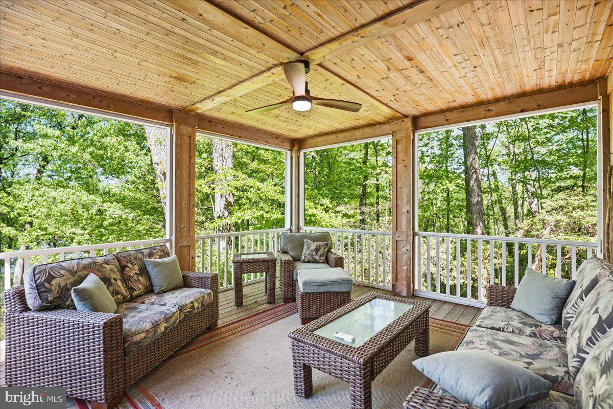 7335 Perry Ln Property Photo 75