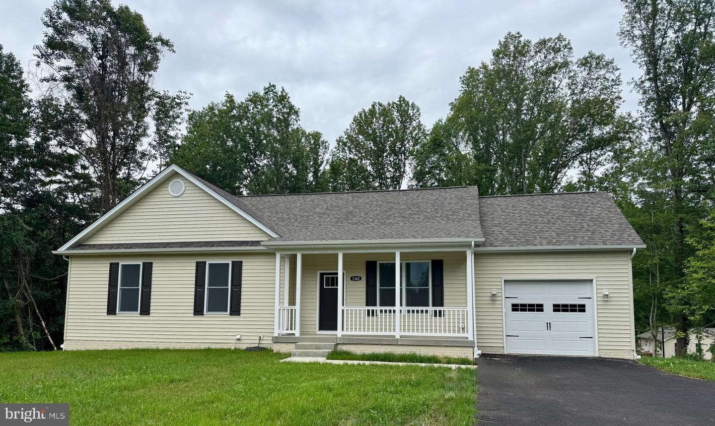 1362 Solomons Island Rd Property Photo 1