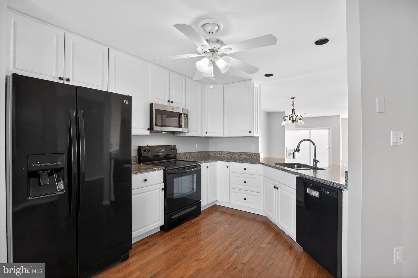 8076 Windward Key Dr Property Photo 12