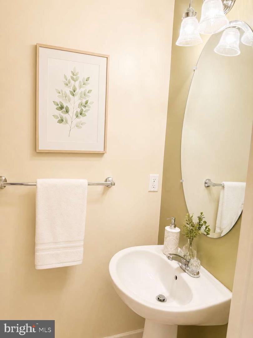 629 Ruxton Rd #74 Property Photo 19