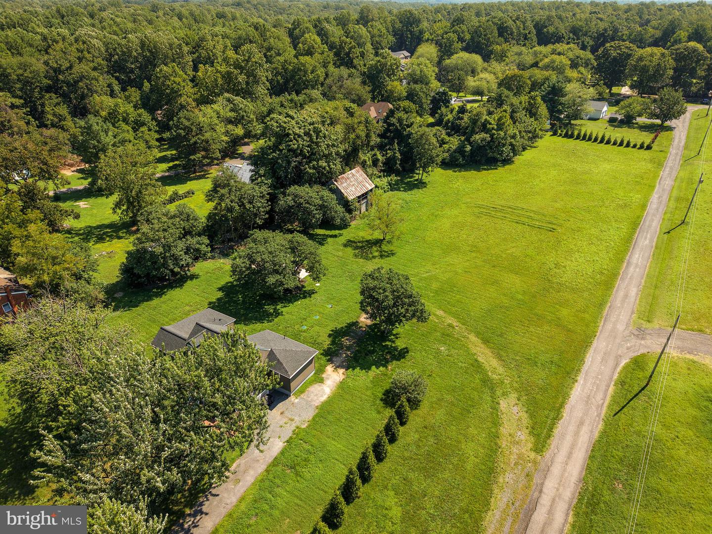 4985 Solomons Island Rd Property Photo 1