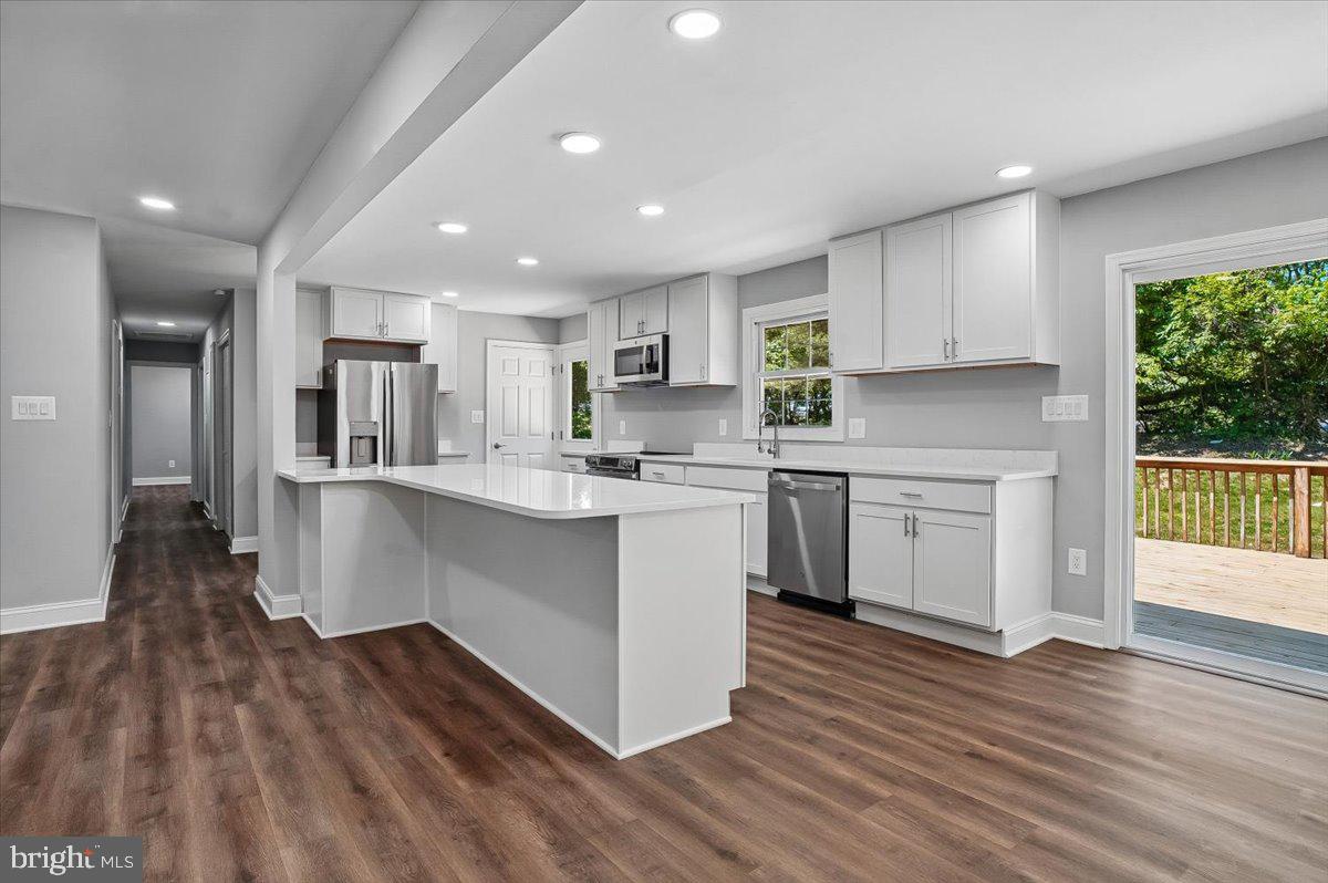 8814 LAFAYETTE DR