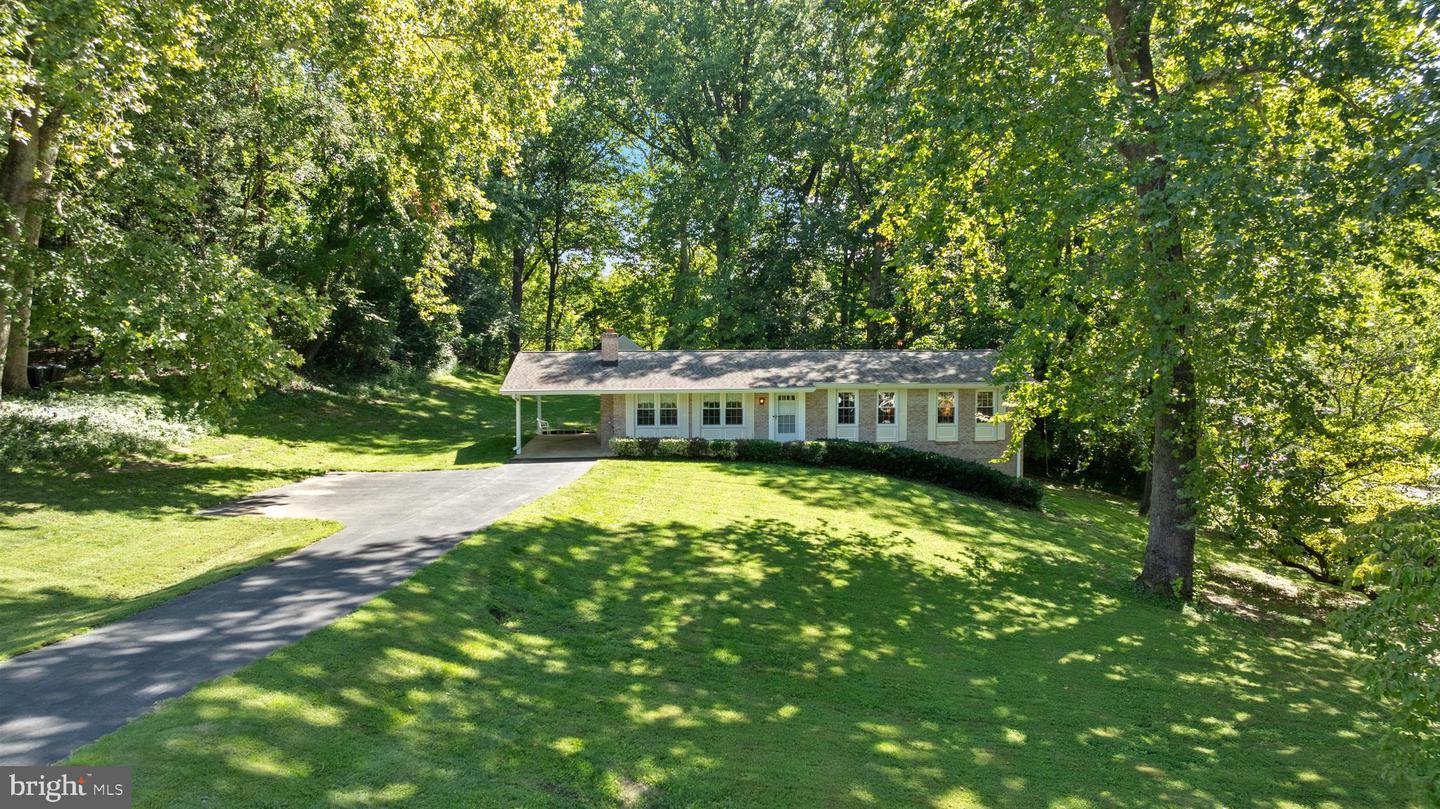 11219 Lakeview Dr Property Photo 1