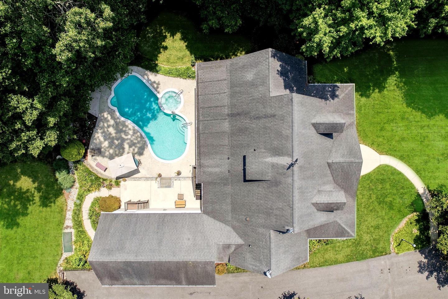 12033 Steven Ln Property Photo 4