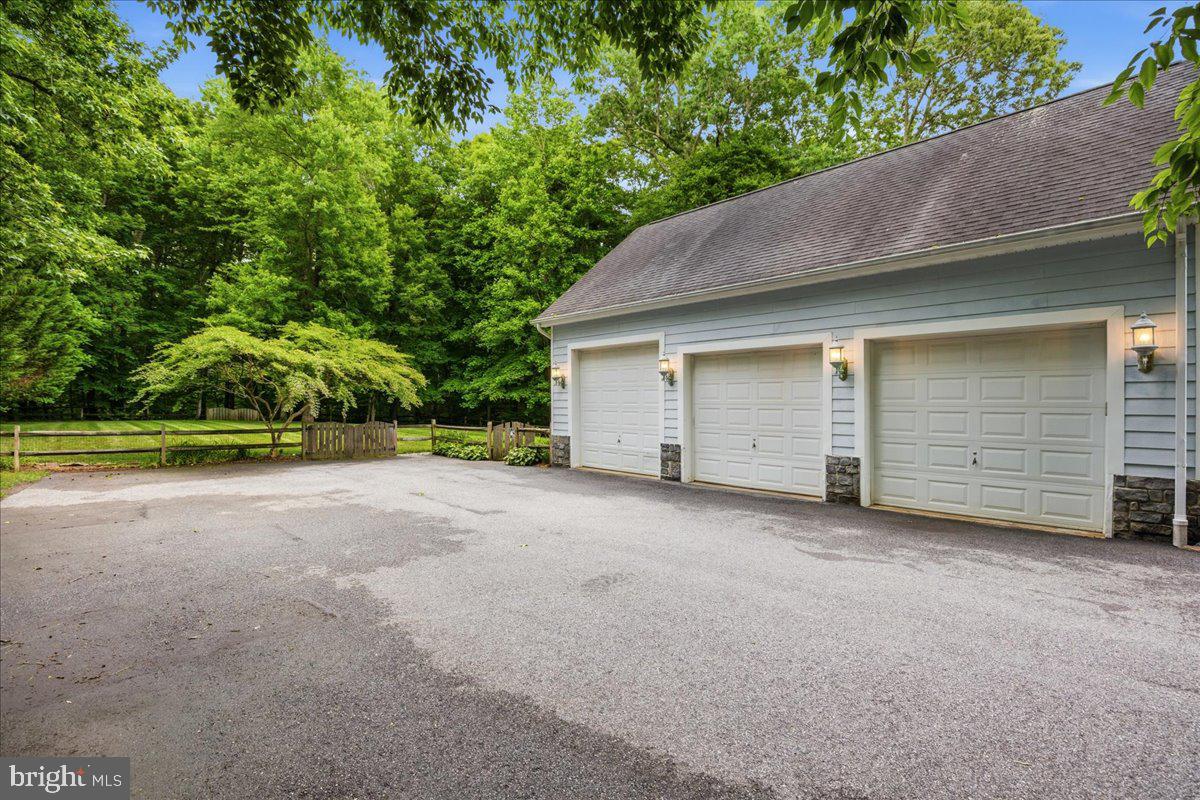 12033 Steven Ln Property Photo 12