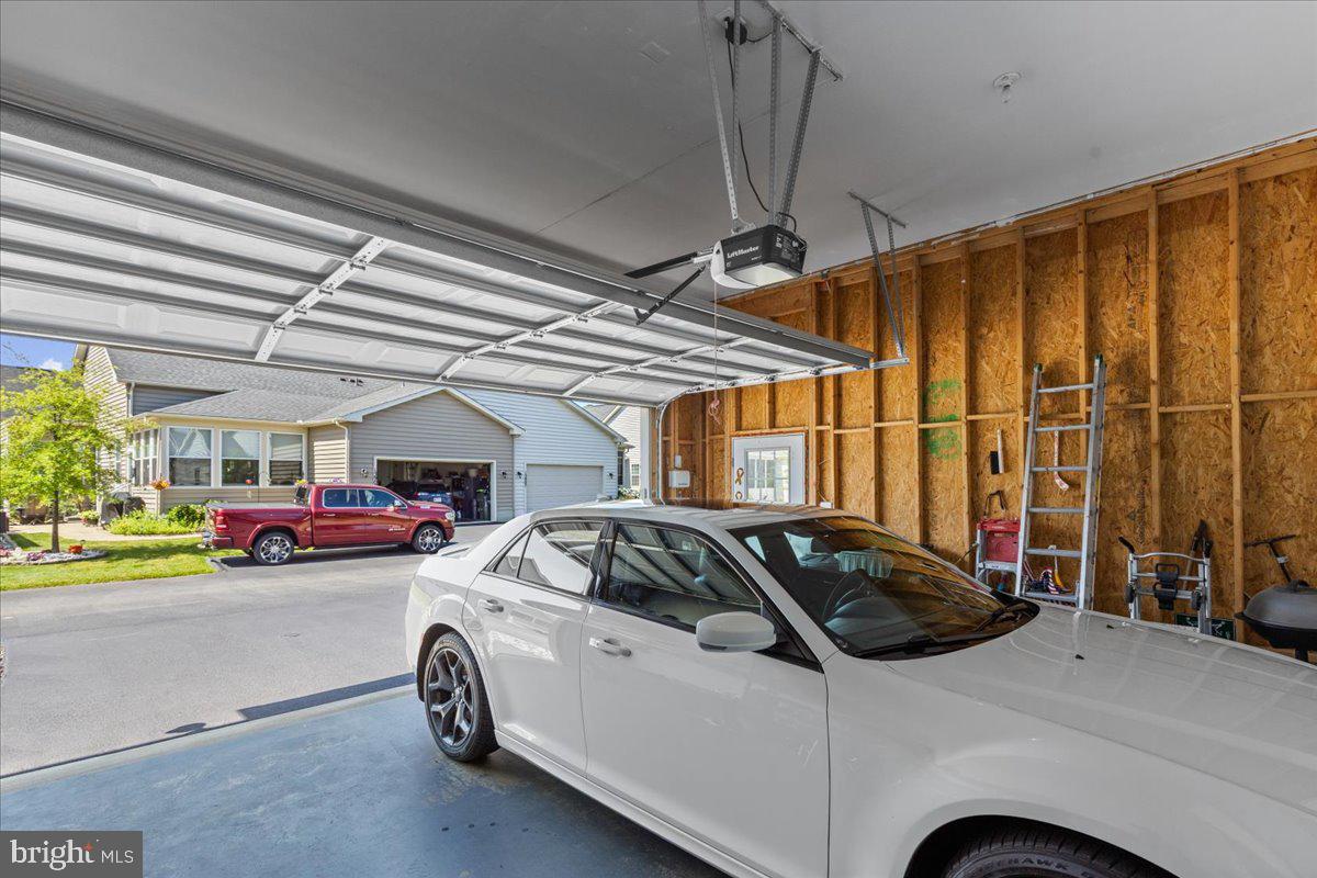 13904 Ensign Rd Property Photo 6