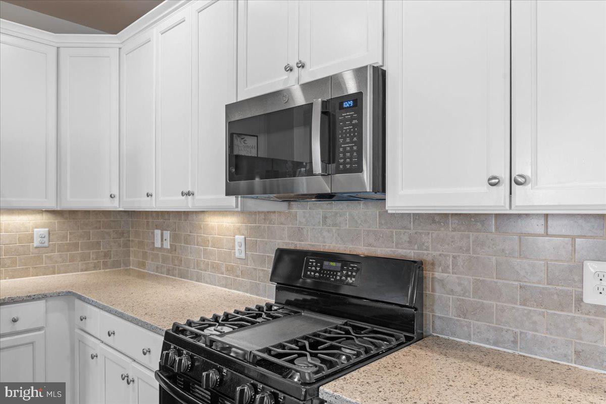 13904 Ensign Rd Property Photo 17