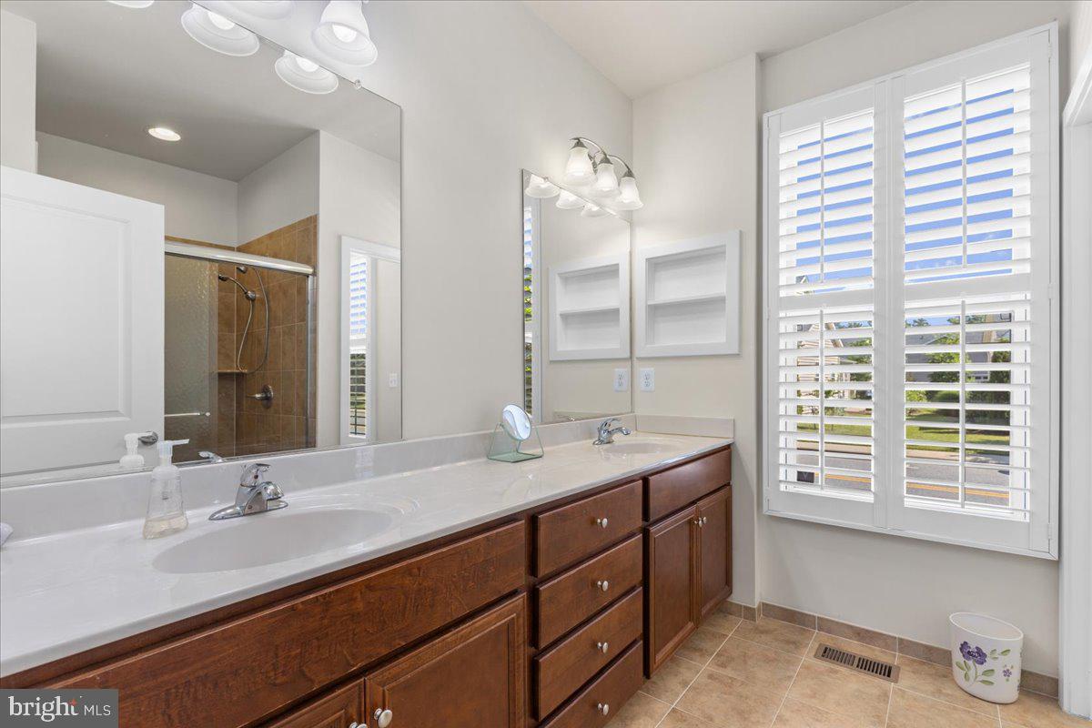 13904 Ensign Rd Property Photo 28