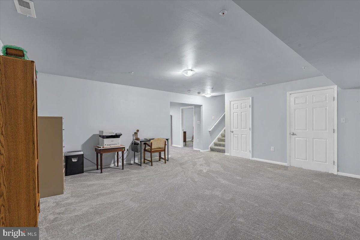 13904 Ensign Rd Property Photo 35