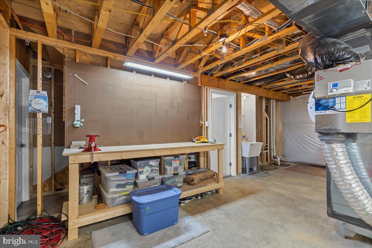 13904 Ensign Rd Property Photo 41