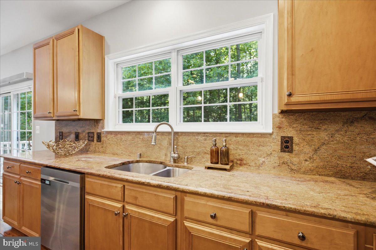 2424 Springbrook Ct Property Photo 35