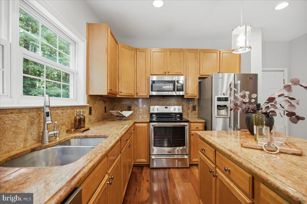 2424 Springbrook Ct Property Photo 36