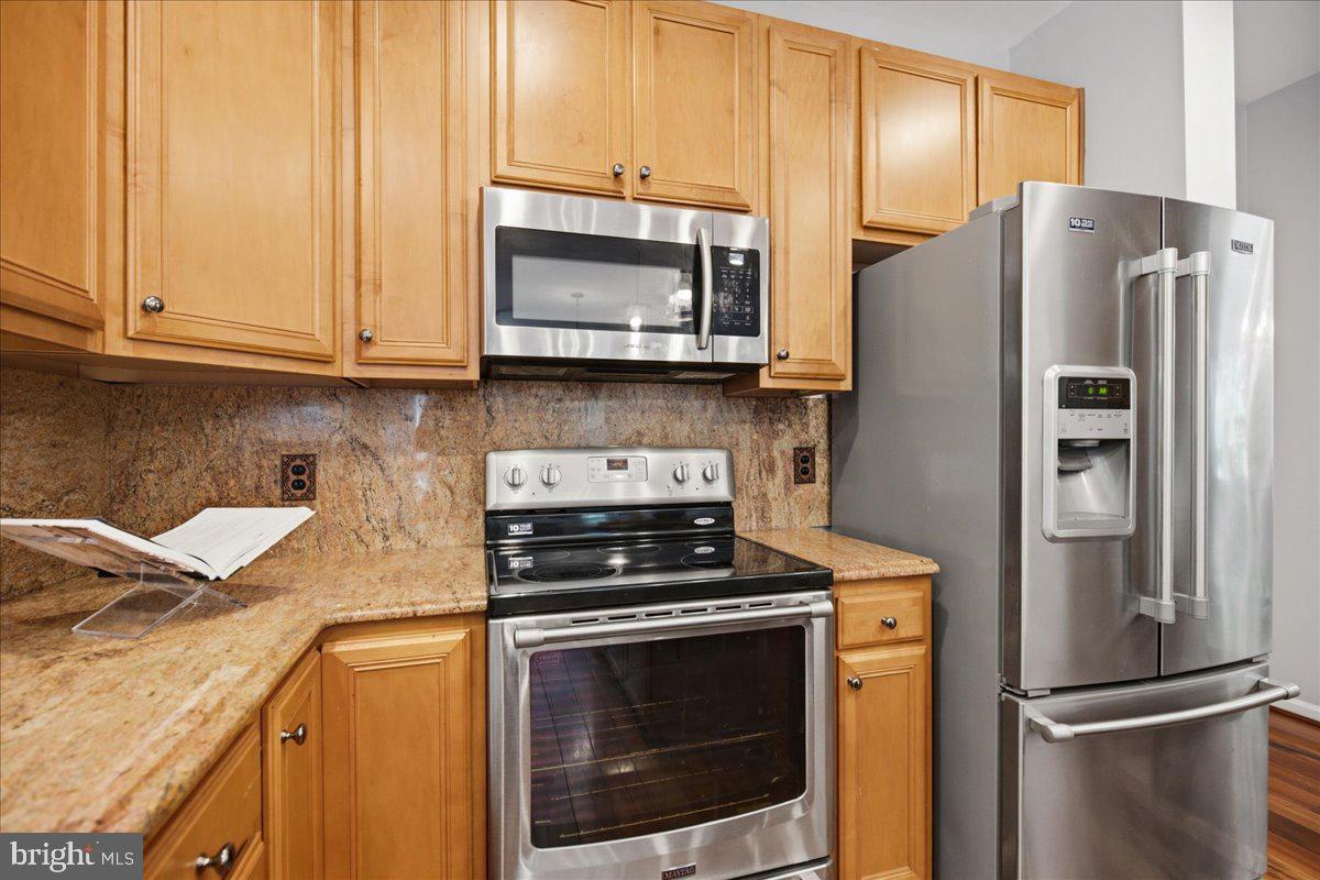 2424 Springbrook Ct Property Photo 37