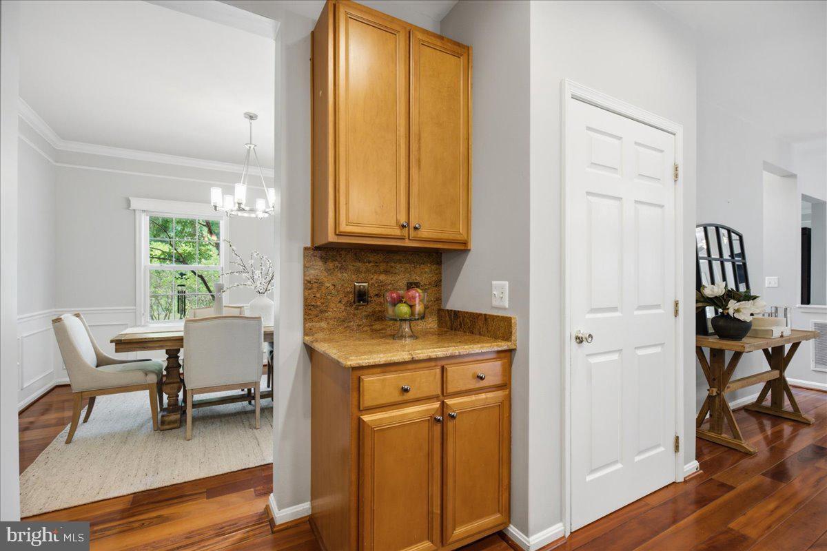 2424 Springbrook Ct Property Photo 43