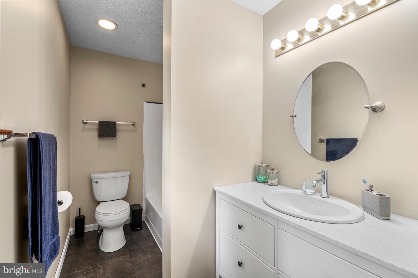 910 Golden West Way Property Photo 21