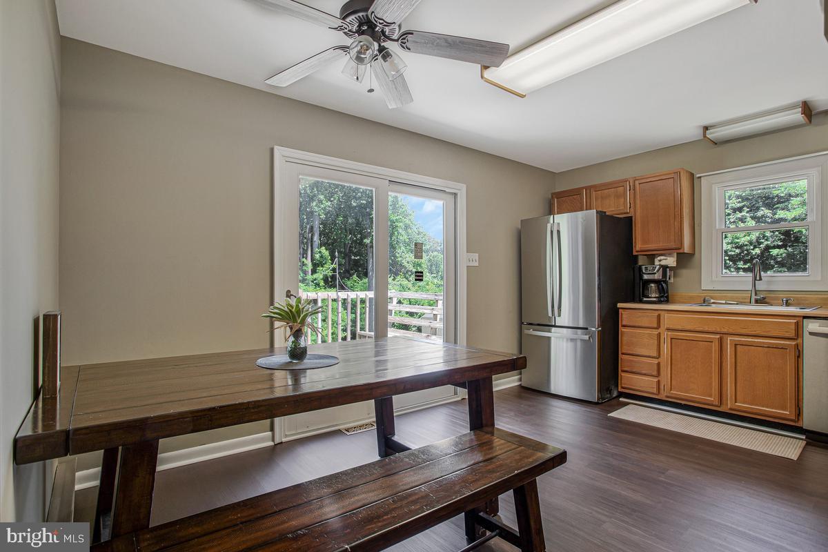 2811 Glasgow Way Property Photo 7
