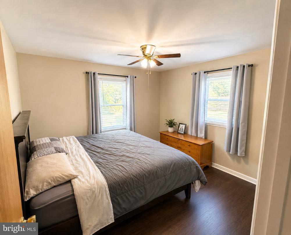 2811 Glasgow Way Property Photo 10